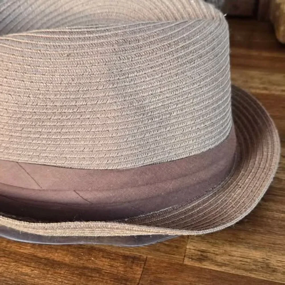 Pugs Gear Smith Tan Fedora Trilby Hat Men's Size 7 Straw Look NWT Brown Band